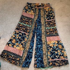 Wide leg pants
